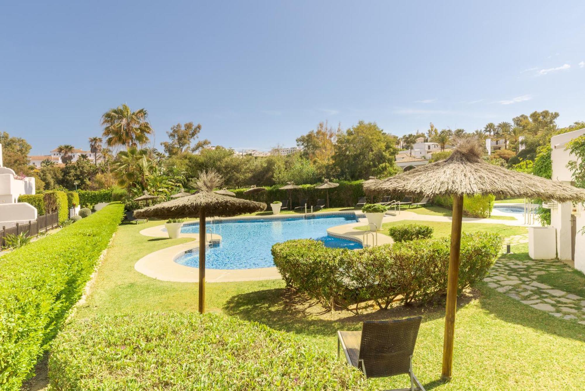 Full Apartment With Private Pool Estepona Exterior photo